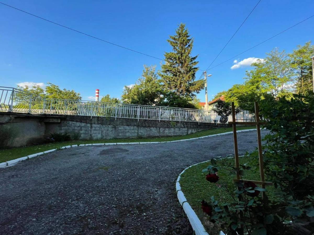 סראייבו Sunny Garden Apartment מראה חיצוני תמונה